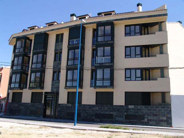 Edificio entre medianerías de 27 viviendas en Calle Unión y Calle Ancha. Leganés. 